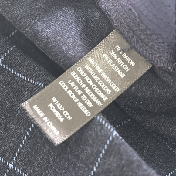 BETABRAND Striped Navy Dressy Pants Zipper Pockets & Ankles Taper Size LP - Picture 7 of 7